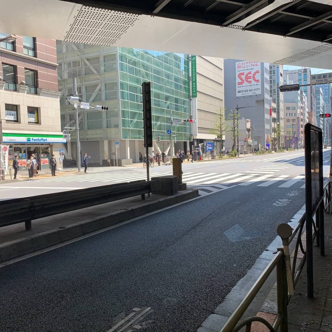 椿音楽教室 スタジオ音楽館 神田駅前店の写真 3
