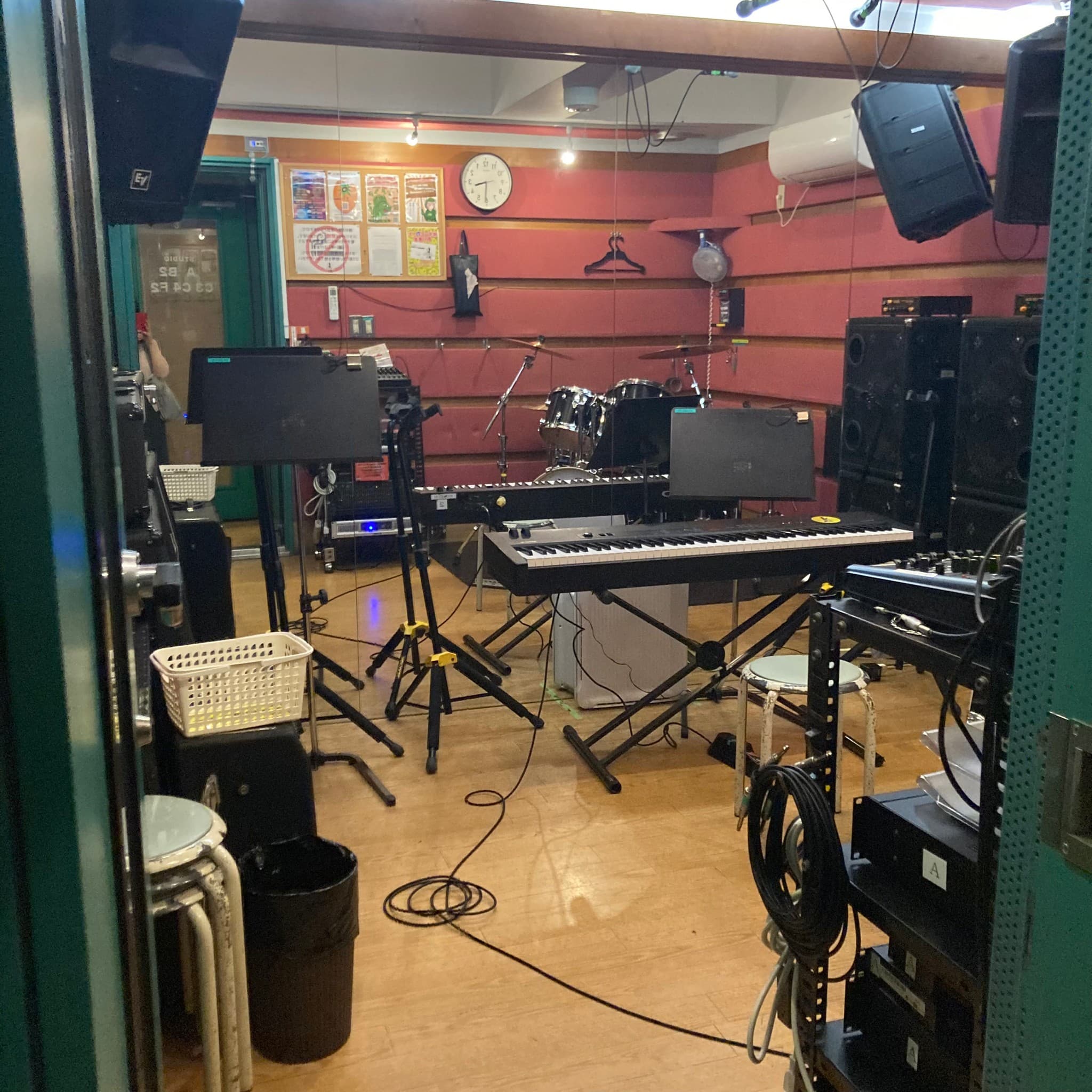 椿音楽教室 スタジオミュージアム 新宿南口店の写真 2